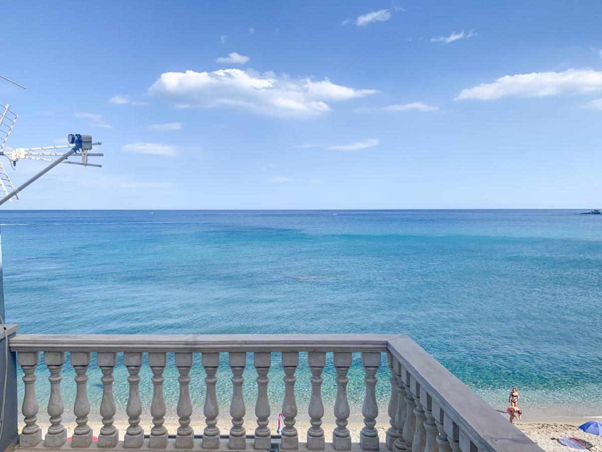 Maremare Apartments جيارديني ناكسوس المظهر الخارجي الصورة