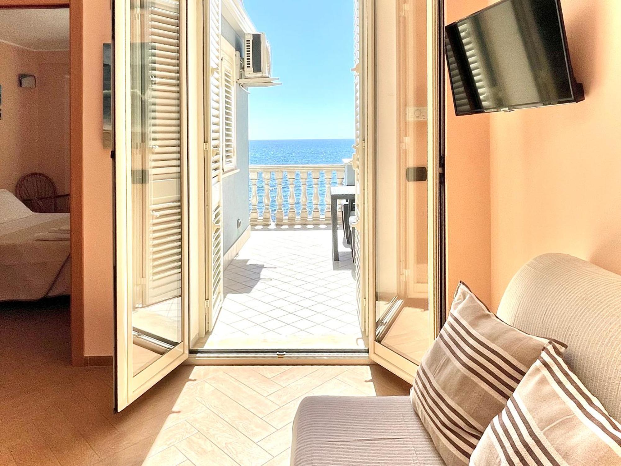 Maremare Apartments جيارديني ناكسوس المظهر الخارجي الصورة